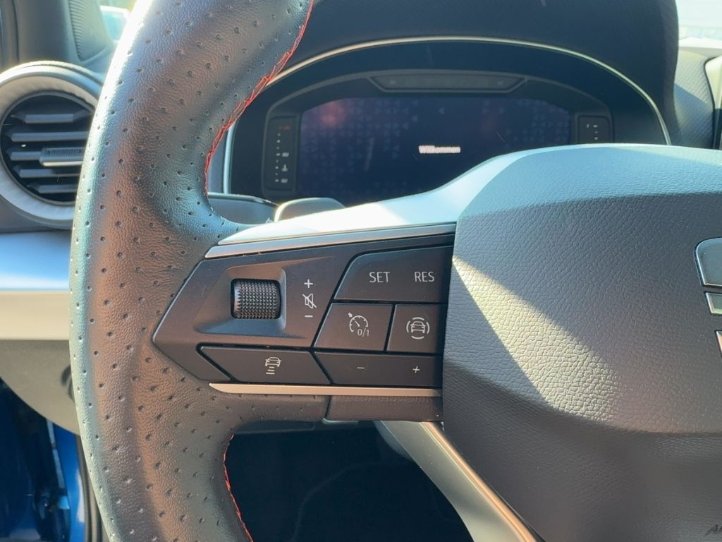Fahrzeugabbildung SEAT Arona FR, Allwetter, RFK