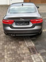 Jaguar XE 20d 180PS AWD R-Sport Automatik R-Sport - graue Jaguar XE