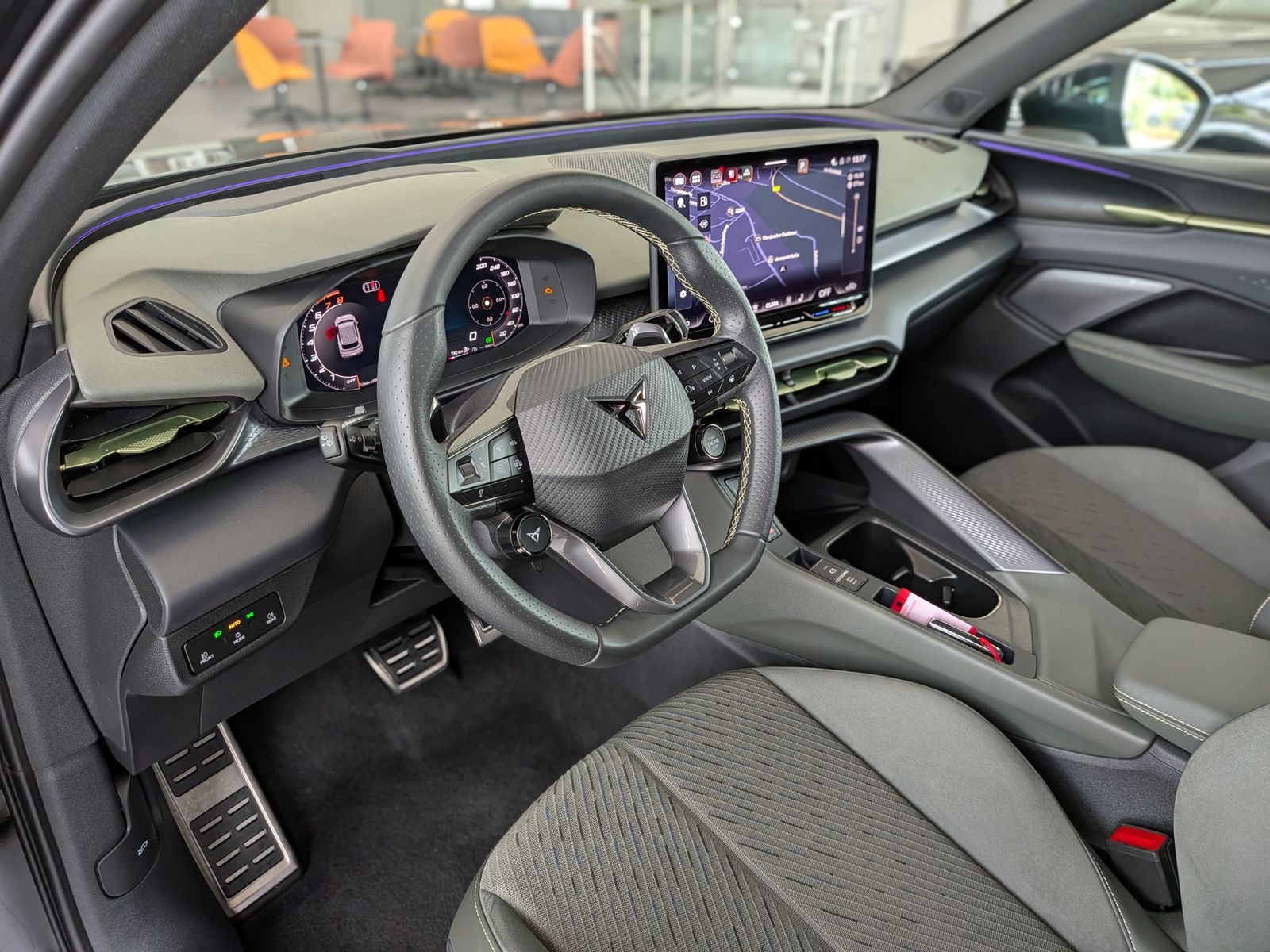 Fahrzeugabbildung CUPRA Terramar 1.5 eTSI Tribe Sennh Matrix HUD AHK 20