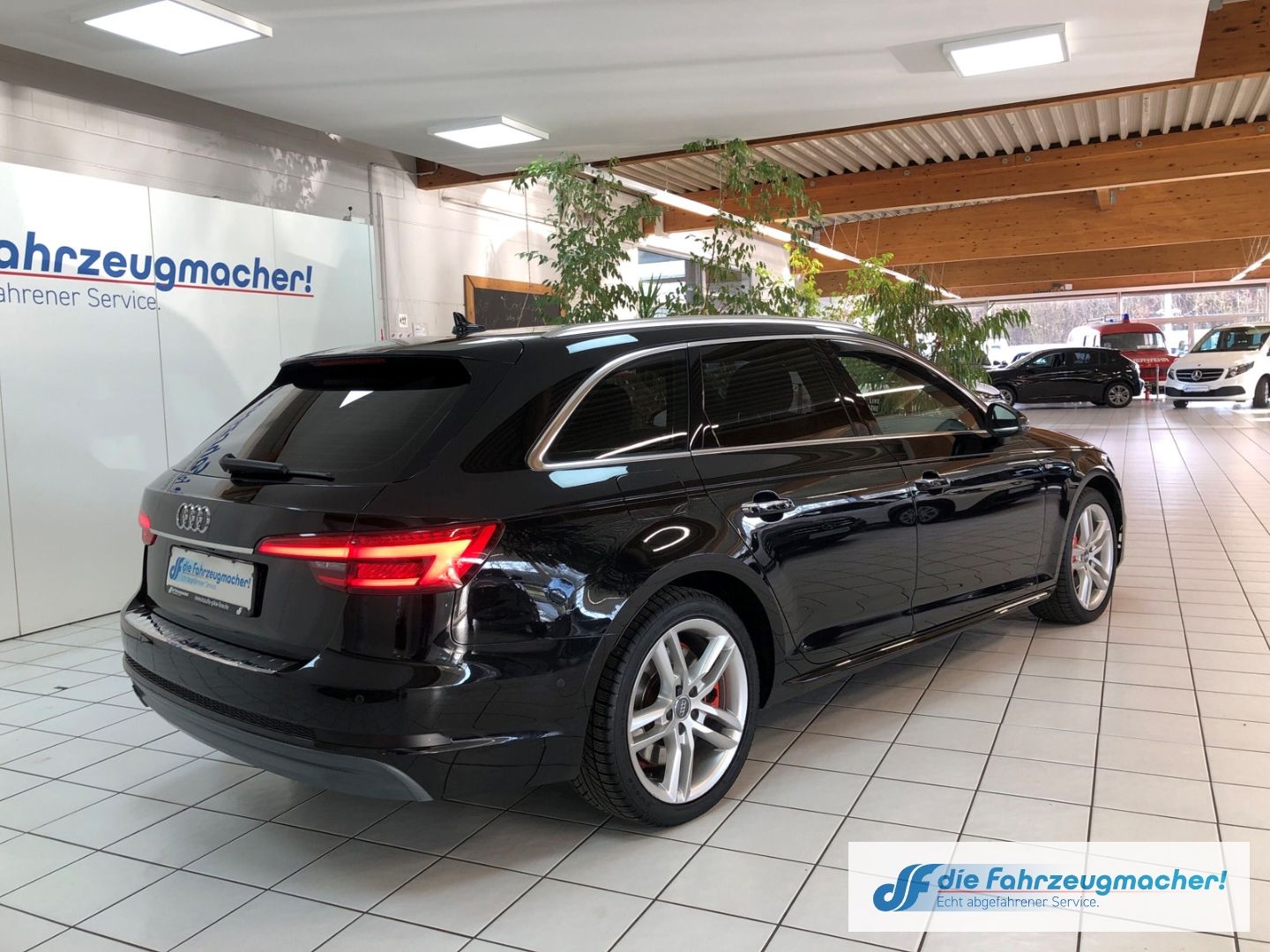 Fahrzeugabbildung Audi A4 Avant quattro sport 3.0 TDI S line  Pano AHK-