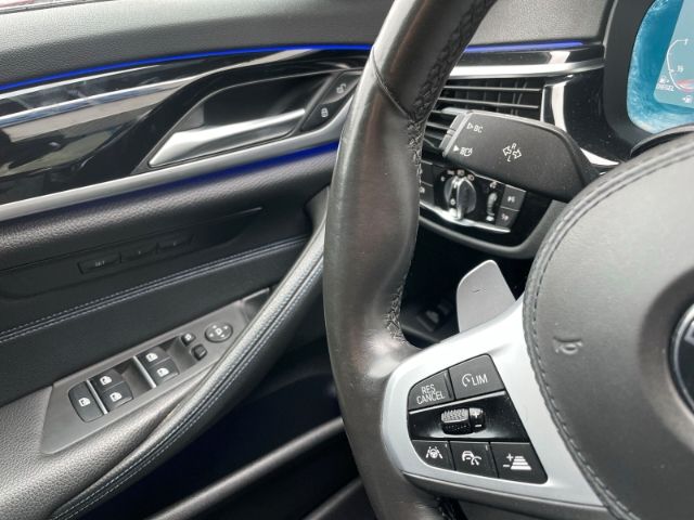 Fahrzeugabbildung BMW 520 d M Sport Mild-Hybrid Autom. Panoramadach, N