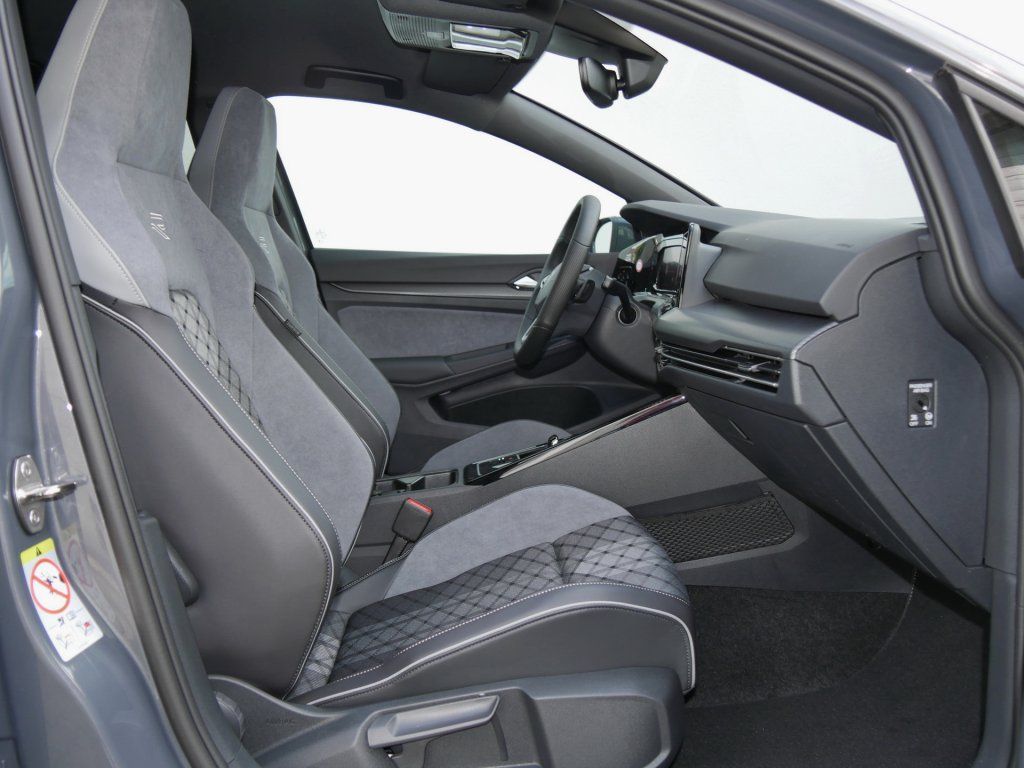 Fahrzeugabbildung Volkswagen Golf R-Line 2.0 TDI DSG Navi RFK Matrix-LED