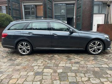 Mercedes E 200 - 2