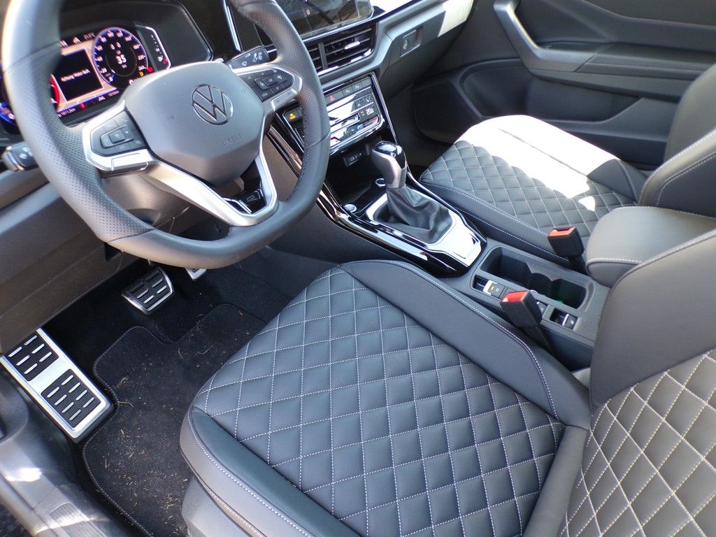 Fahrzeugabbildung Volkswagen T-Roc Cabriolet 1.5 l TSI DSG *R-Line*Black Styl