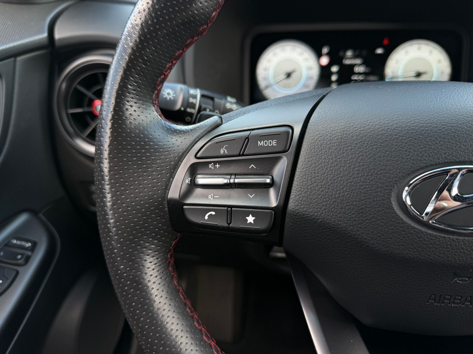 Fahrzeugabbildung Hyundai KONA N Line 2WD KOMFORT KRELL ACC RFK