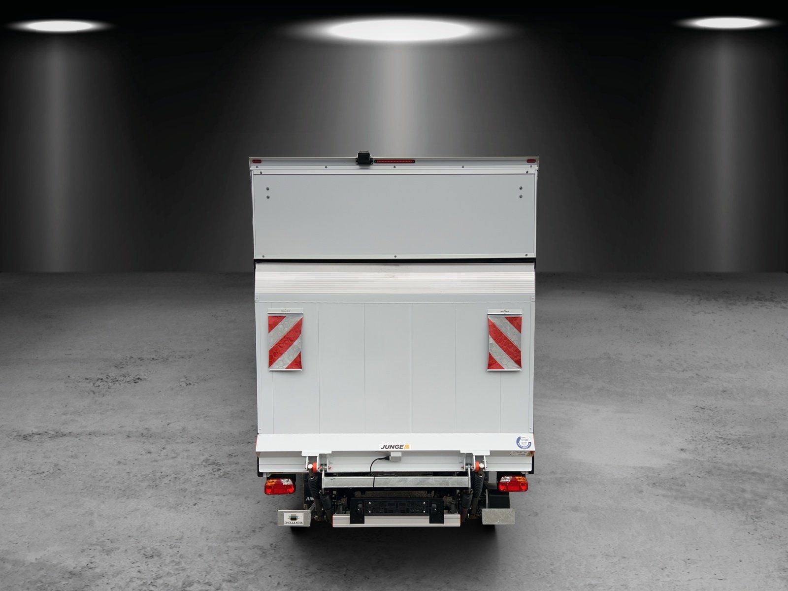 Fahrzeugabbildung Ford Transit L4 Einzelkabine Koffer GJR Ladebordwand