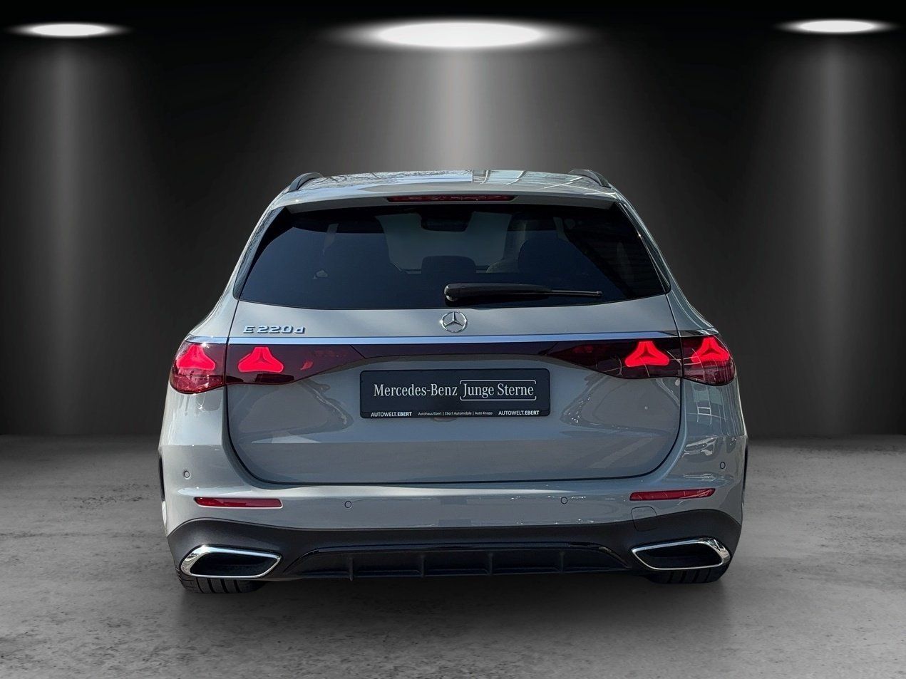 Fahrzeugabbildung Mercedes-Benz E220d T AMG Prem+ AIRMATIC Masage HYPER FahrAssi