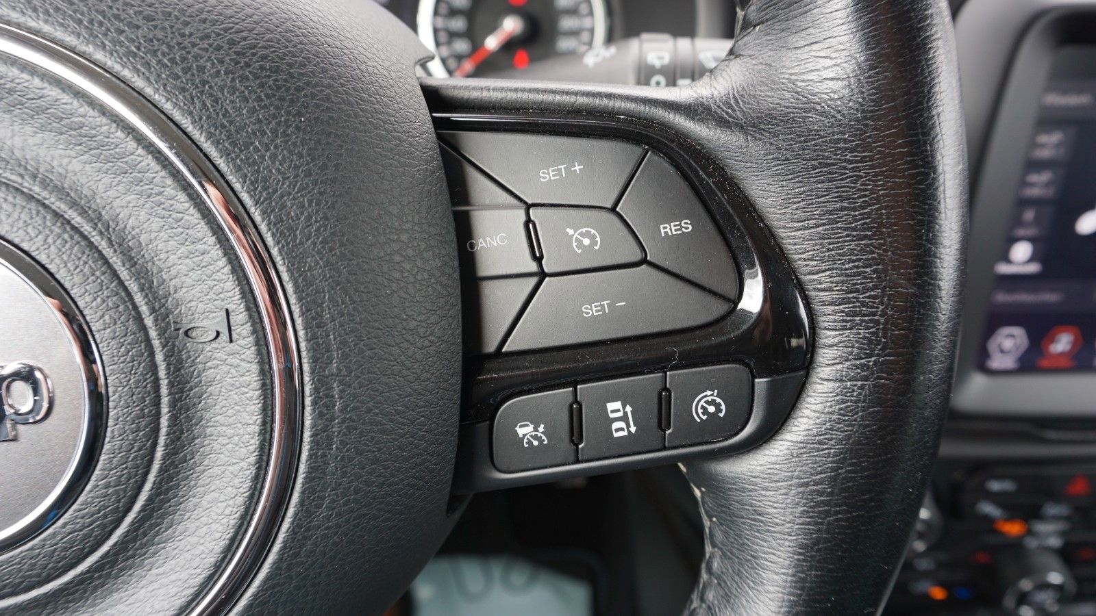 Fahrzeugabbildung Jeep Renegade Longitude Mild-Hybrid FWD, Kamera