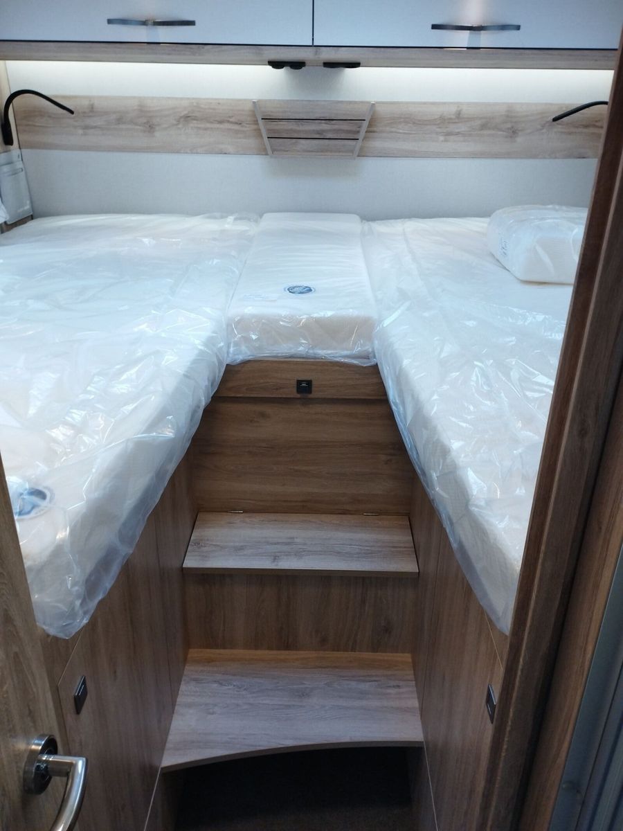 Fahrzeugabbildung Eura Mobil Integra Line IL 720 EB Mondial-Plus-Paket