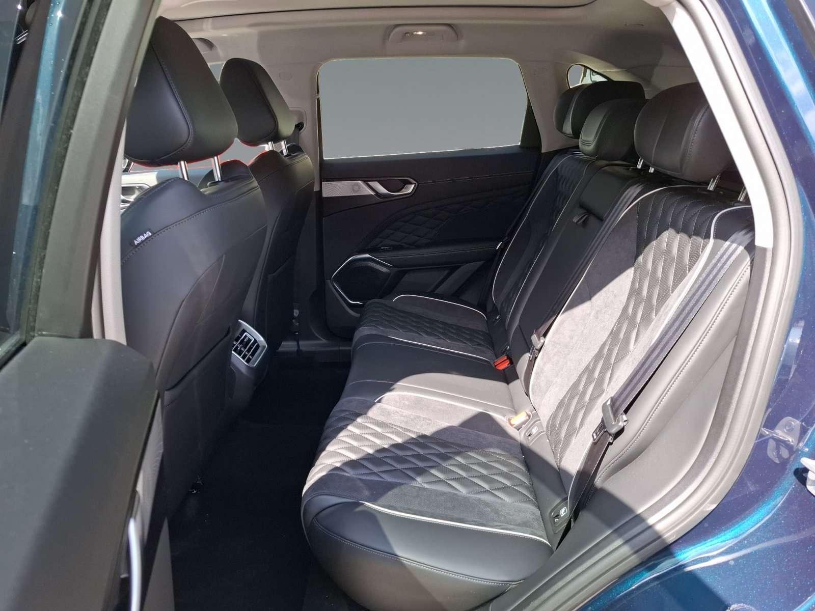 GWM WEY 03 4WD Luxury mit Panoramadach, Winterpaket,