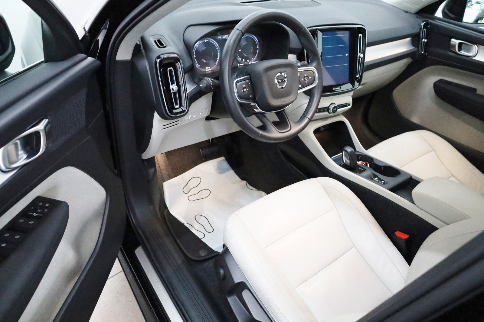 Fahrzeugabbildung Volvo XC40 T5 Inscription,Leder,Navi,LED,4xSH,Kamera