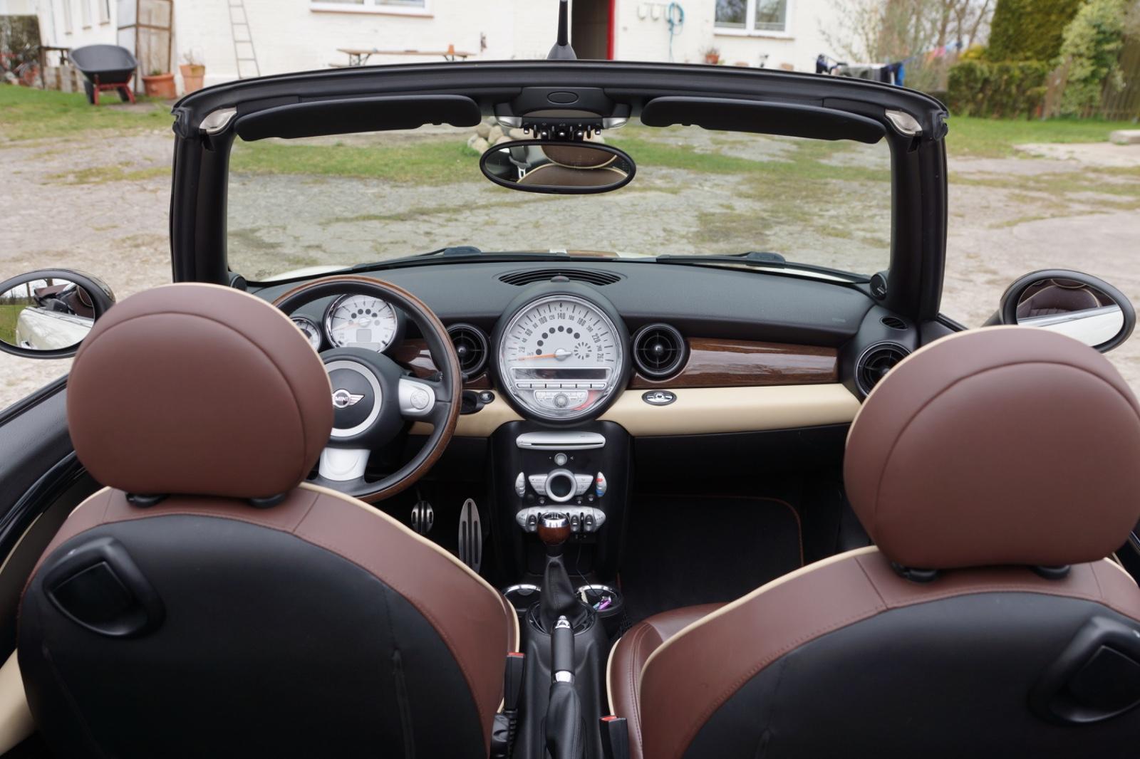 MINI Cooper S Cabrio *Akrapovic* *Harman Kardon*