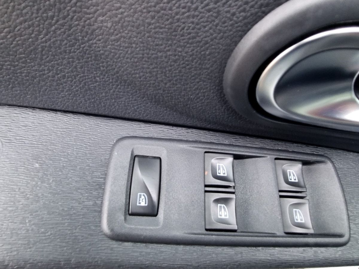 Fahrzeugabbildung Dacia Lodgy Stepway Plus TCe 130