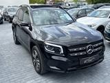 Mercedes-Benz GLB 220 d 4Matic*LED*PANO*NAVI*AHK*SPUR - Mercedes-Benz GLB 220 Gebrauchtwagen in Stuttgart