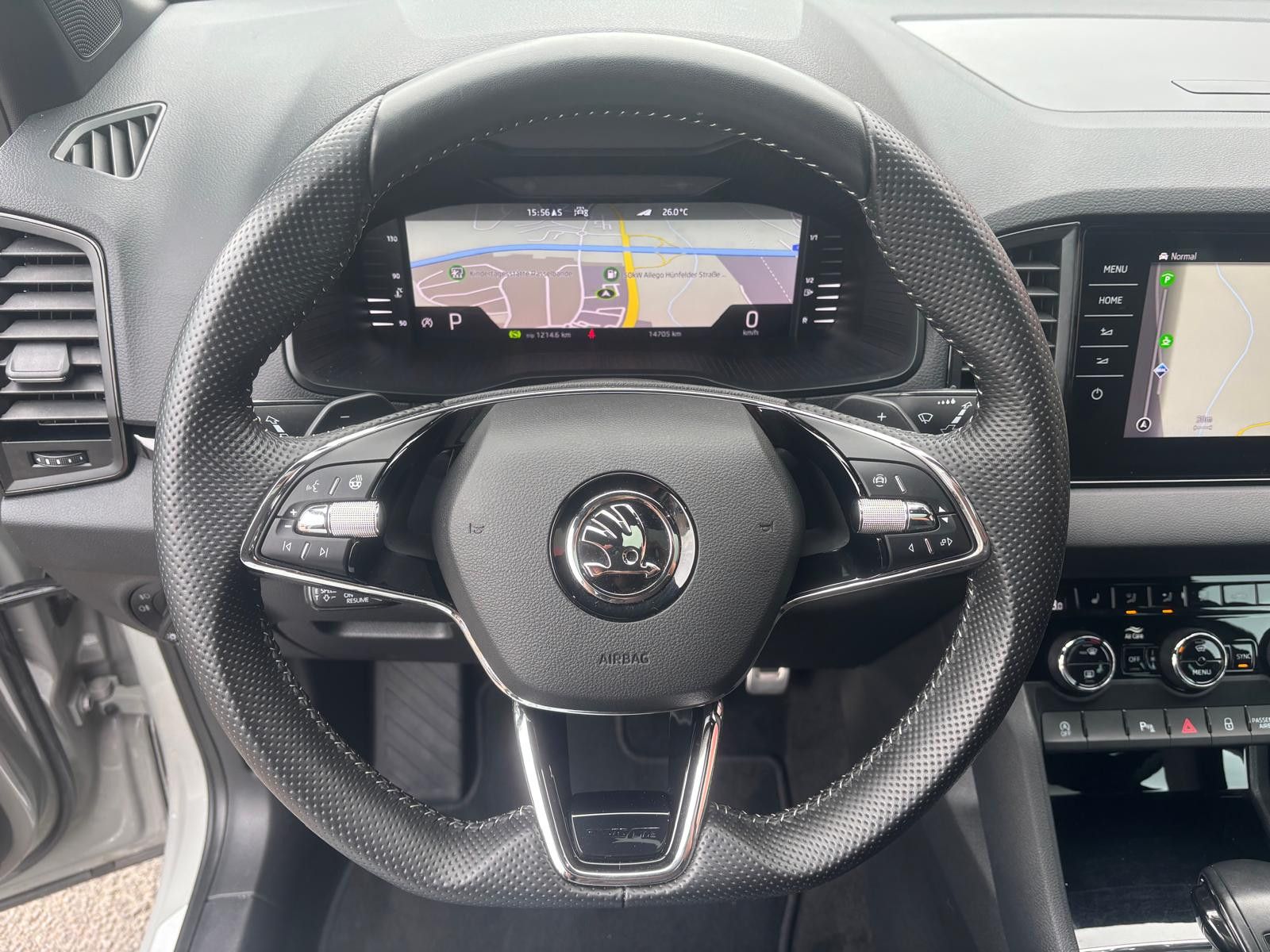 Fahrzeugabbildung SKODA Karoq SportLine 4x4-ACC-PANO-VIRTUAL-KAM-SHZ-LED
