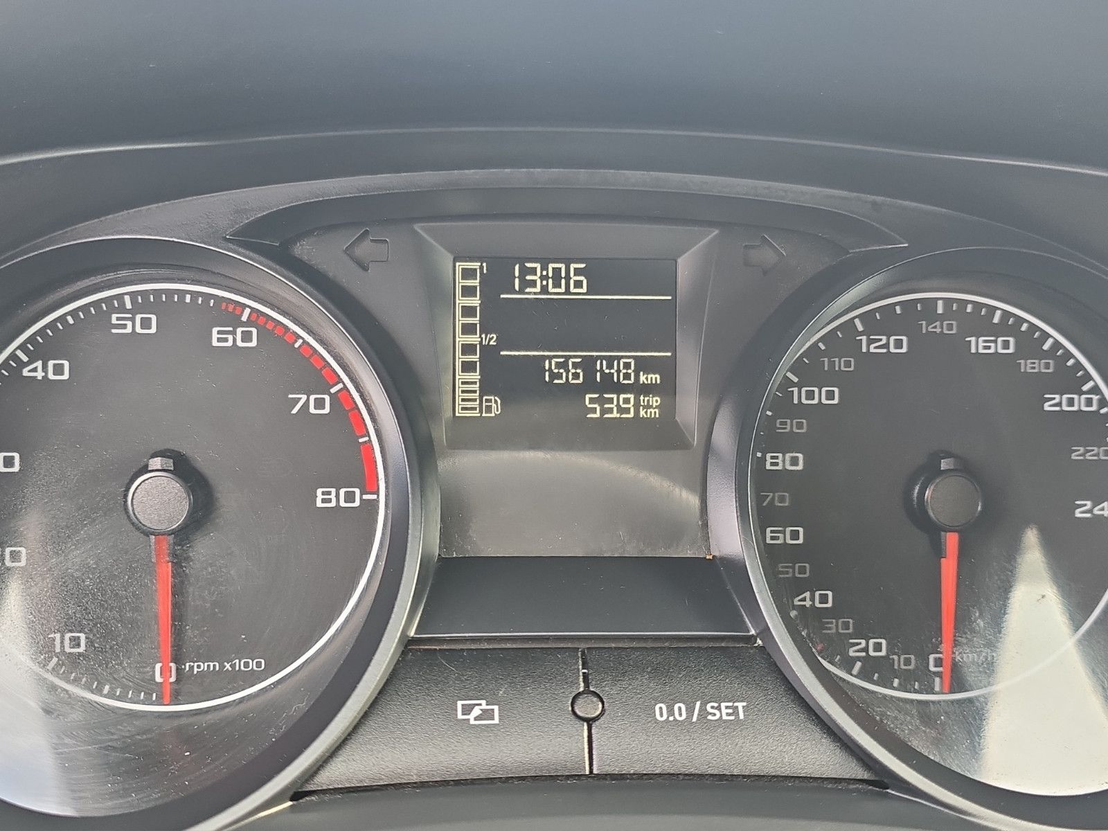 Fahrzeugabbildung SEAT Ibiza Lim. Reference Salsa Klima Sitzeheizung