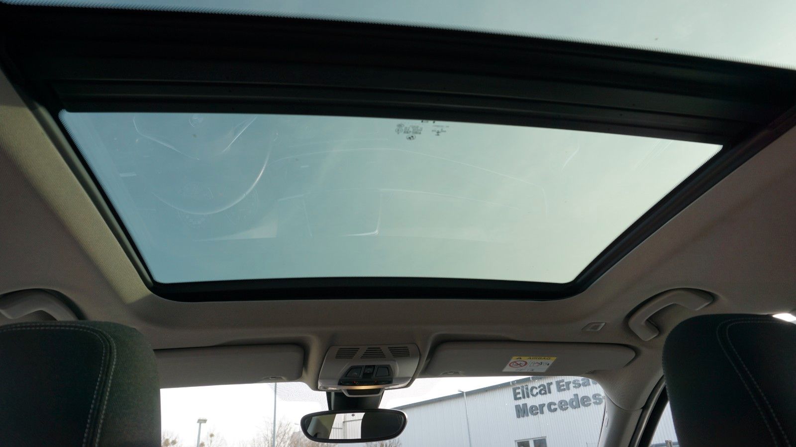 Fahrzeugabbildung BMW X1 sDrive 18i Sport Line, Kamera, PDC, Panorama