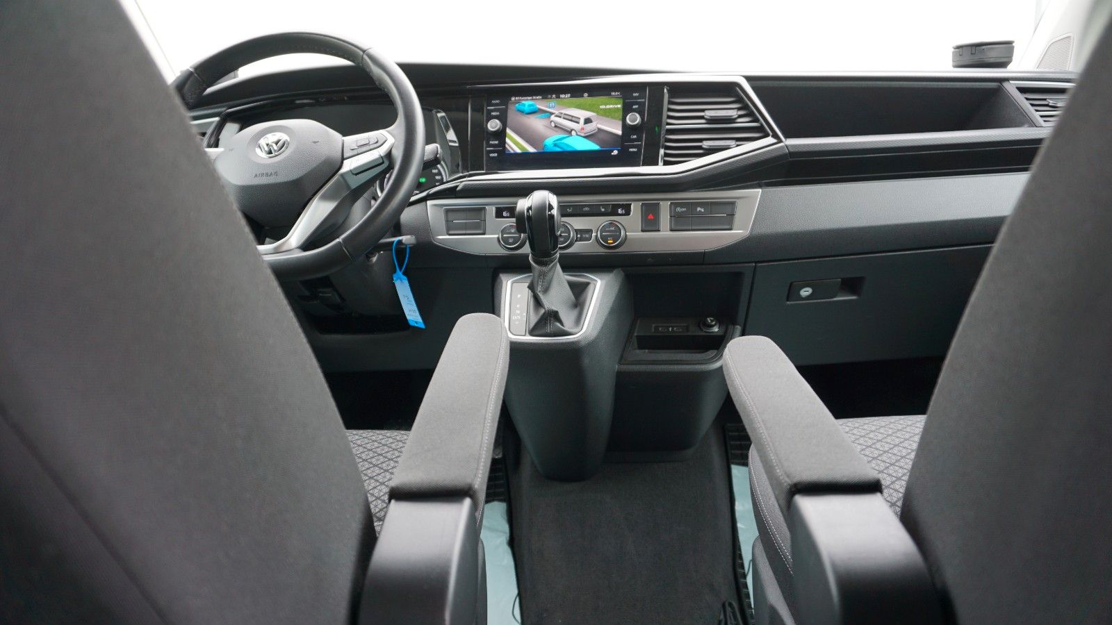 Fahrzeugabbildung Volkswagen T6 Multivan 2.0L TDI DSG Kamera Navi AHK 7 Sitze