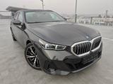 BMW 550e xDrive M AHK/Pano/360°/KomfSitze/ACC/NP100`