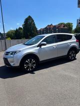 Toyota RAV 4 2,2-l-D-4D 4x4 Edition Automatik Edition - Toyota RAV 4: Privatanbieter