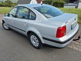 Volkswagen Passat 1.9 TDI Basis 2. HAND AHK - Volkswagen Passat mit Diesel-Antrieb: Limousine, Euro3, 1.9