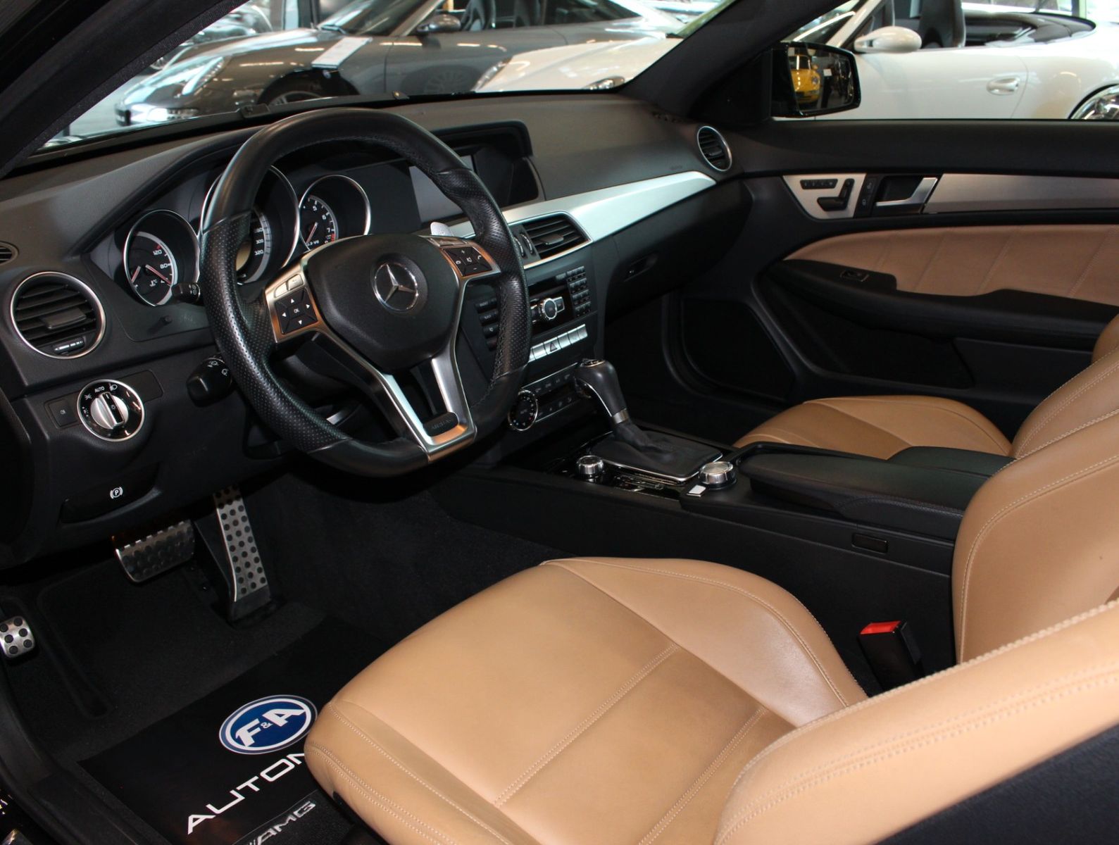 Fahrzeugabbildung Mercedes-Benz C 63 AMG Coupé *1.Hand*MB Scheckheft*Pano*MWST