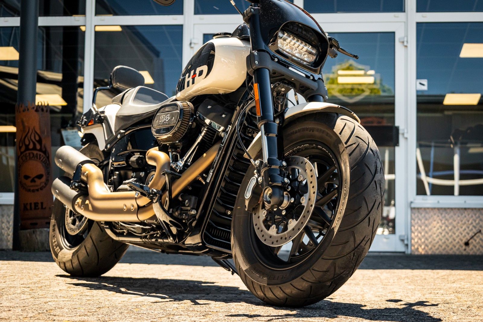 Fahrzeugabbildung Harley-Davidson FXFBS FAT BOB 114 CUI SOFTAIL - JEKILL&HYDE -