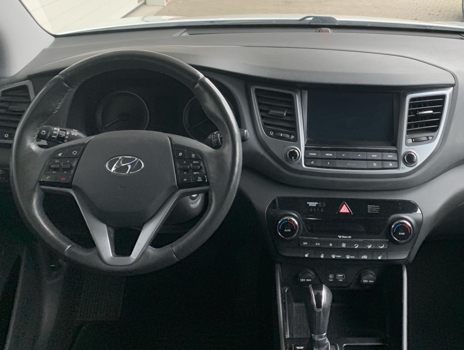 Fahrzeugabbildung Hyundai Tucson 1.7 CRDI*Style*AHK*Kam*Spur*Temp*Navi*