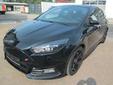 Ford Focus Lim. ST 5-türig - Ford Focus: Schwarz