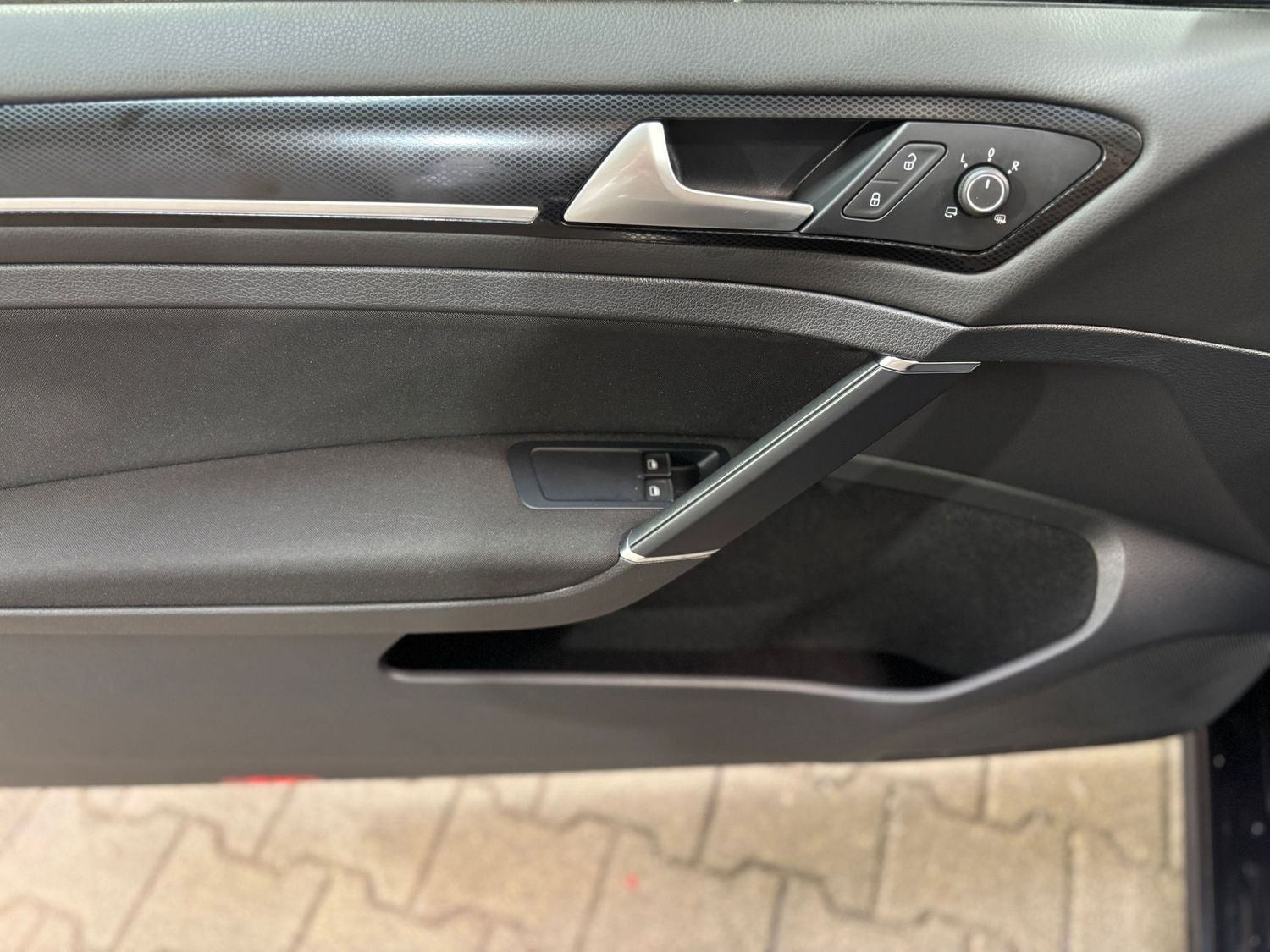Fahrzeugabbildung Volkswagen Golf Highline BMT#Bi-Xenon#Ambiente#PDC#DAB#Alca