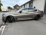 BMW 540i M-Paket 21Zoll HUD, Pano, B&W, ohne OPF - BMW 540 von privat