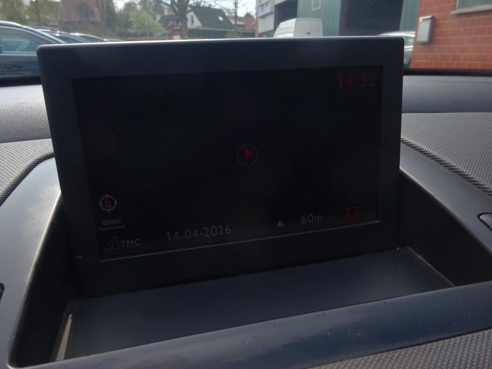 Peugeot 308 2011 — photo 22