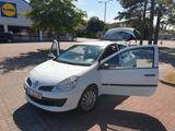 Renault Clio Authentique 1.2 16V (TÜV neu / bis 03/2027)