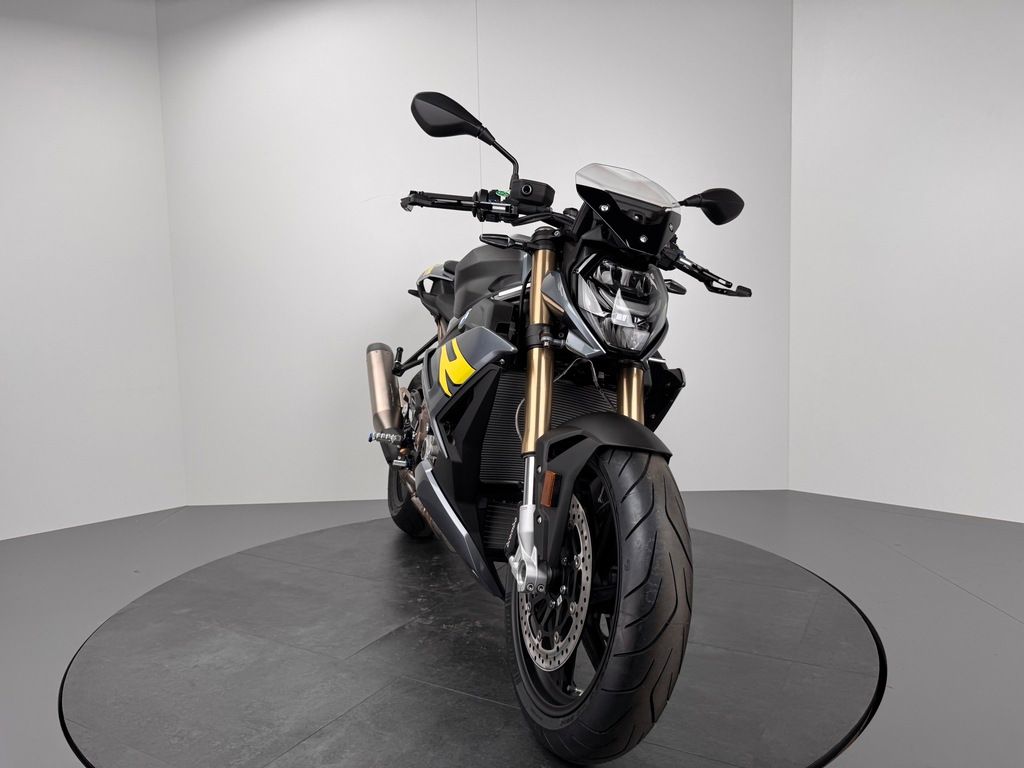 Fahrzeugabbildung BMW S 1000 R *NEUWERTIG *KAUM KILOMETER