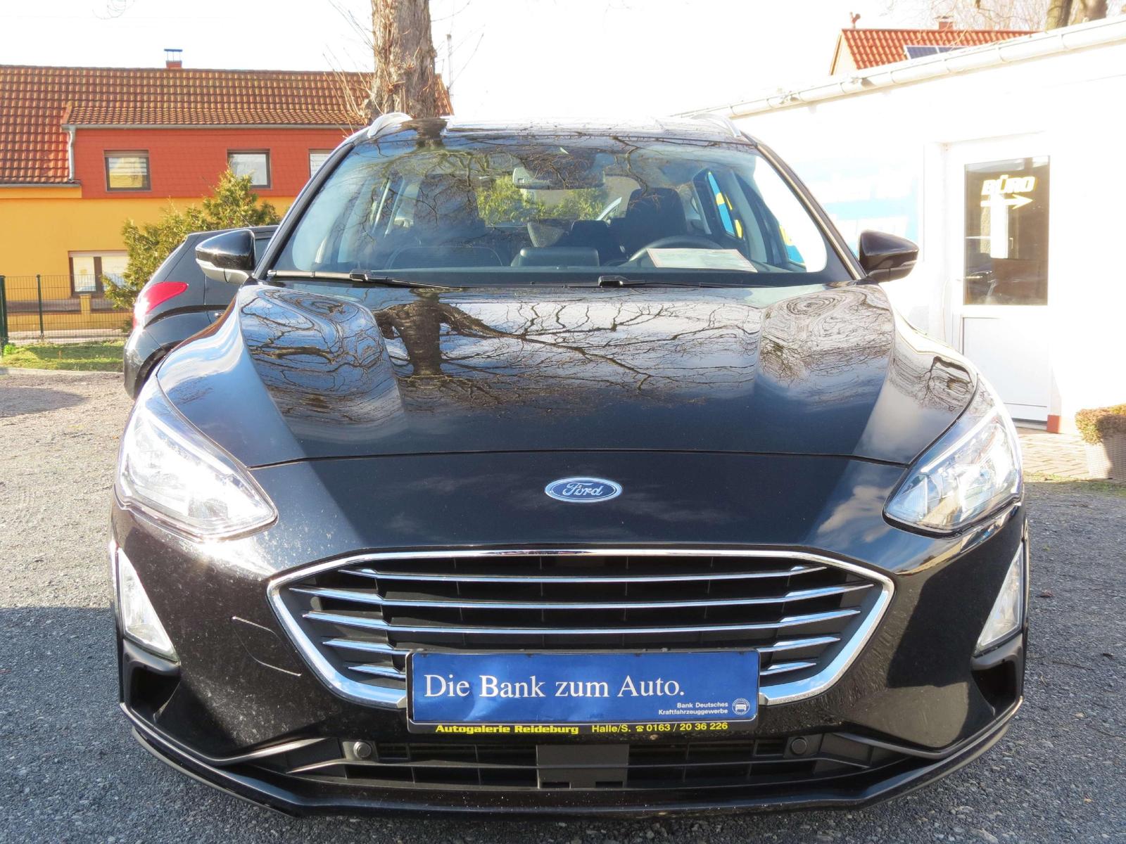 Ford Focus Titanium Mildhybrid   TOP  Navi  Allwetter