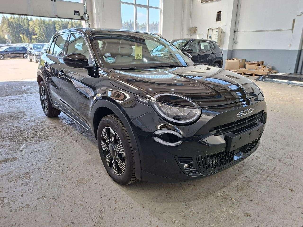 Fiat 600 1.2 Hybrid  mit Komfortpaket und Automatik 