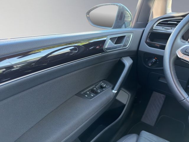 Touran 2.0 TDI Highline DSG ACC AKTIVSITZE LED
