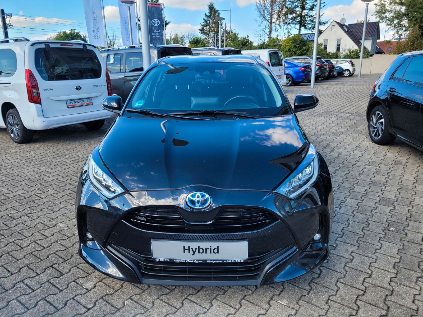Toyota Yaris 1.5l Hybrid Team D. MJ2023 *1.Hand,MwSt.* imagem 2