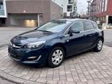 Opel Astra J Exklusiv PDC|SHZ||Navi|Scheckh.|TÜV Neu| - Opel Astra Gebrauchtwagen in Hamburg