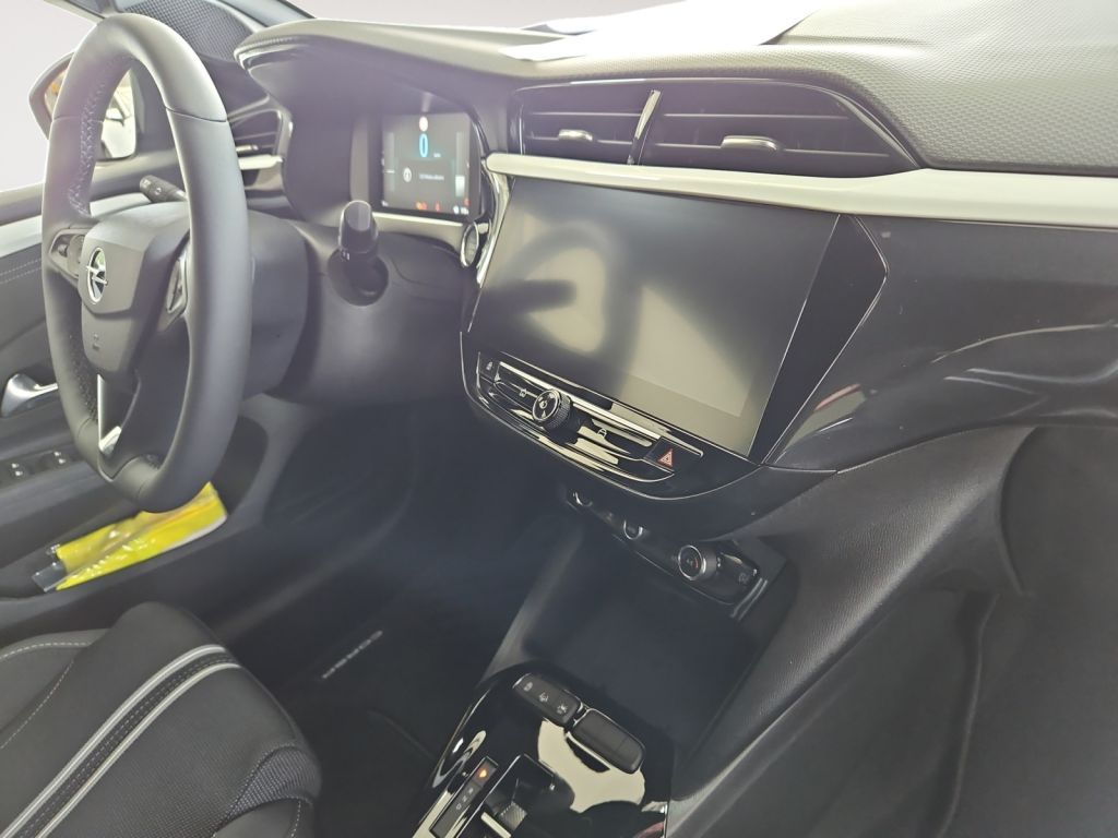 Fahrzeugabbildung Opel Corsa Hybrid GS Winter-Paket/Infotainment-Paket