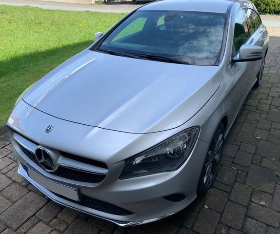 MERCEDES-BENZ CLA 200 Shooting Brake