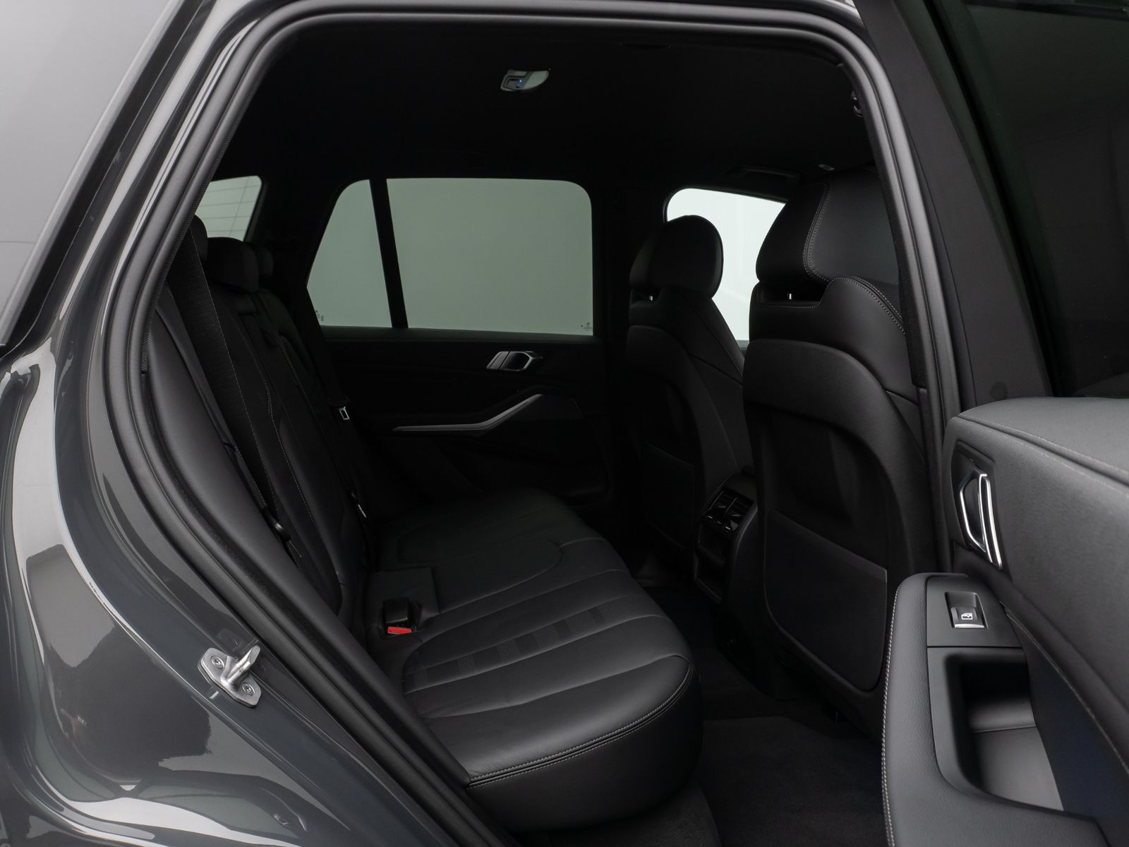 Fahrzeugabbildung BMW X5 xD30d M Sport 360°Laser HUD DAB HiFi 22Zoll