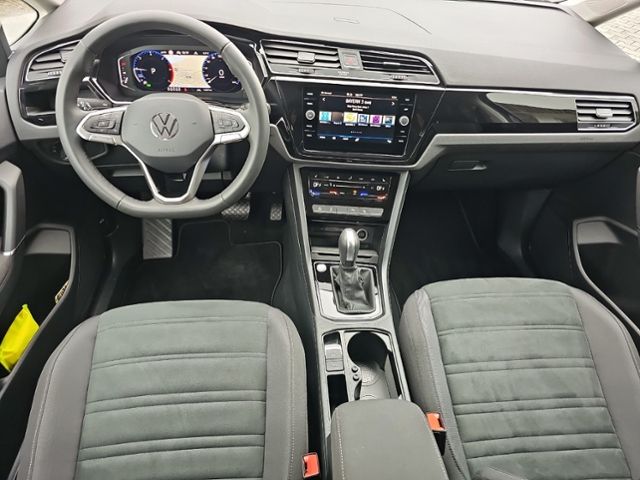 Fahrzeugabbildung Volkswagen Touran 2.0 TDI HIGHLINE 7-SITZER KAMERA AHK TRAI