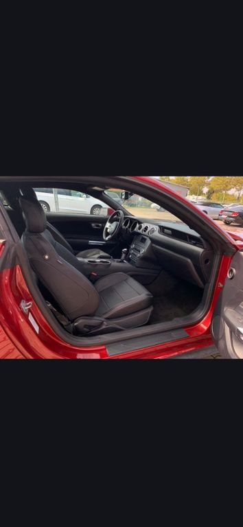 Image of Ford Mustang