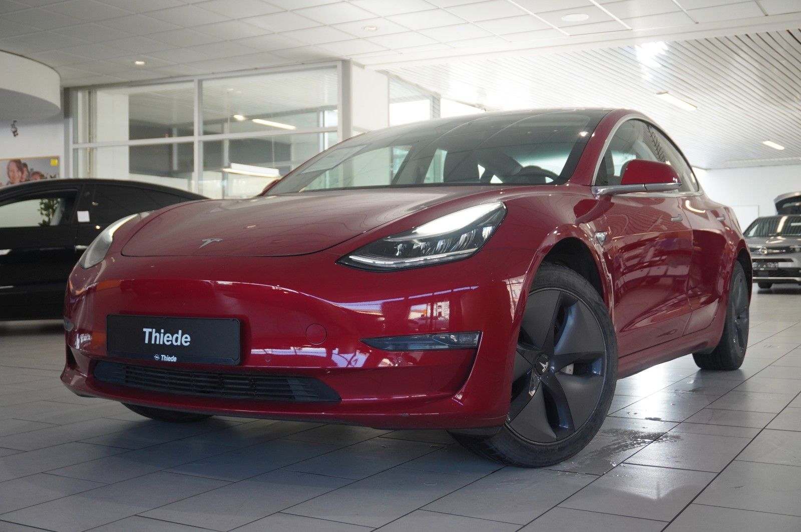 Fahrzeugabbildung Tesla Model 3 Standard Range Plus NAVI/KAMERA/SH/PANO