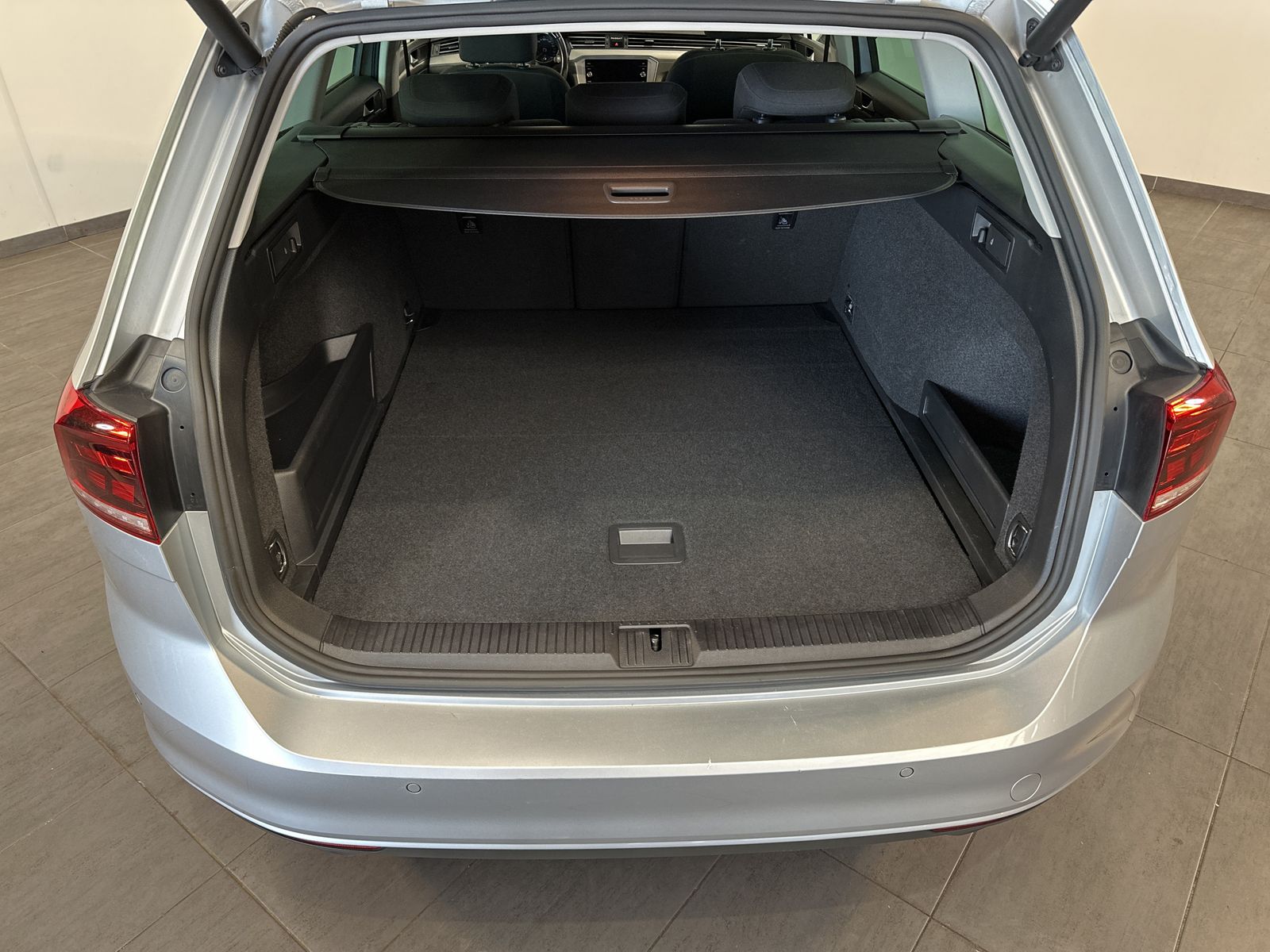Fahrzeugabbildung Volkswagen Passat Variant 2.0 TDI Business NAV+LED+KAM+SHZ