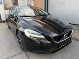 Volvo V40 Momentum,LED,Standheiz.,Shz v+h,Automatik - Volvo V40 mit Diesel-Antrieb: Limousine