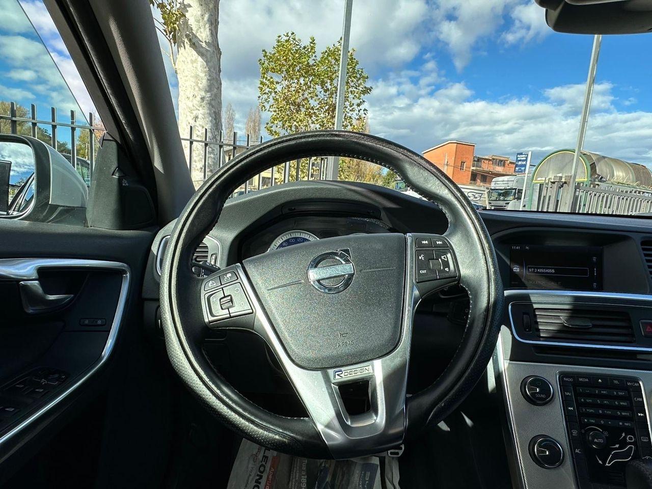 Volvo V60 2011 — photo 15