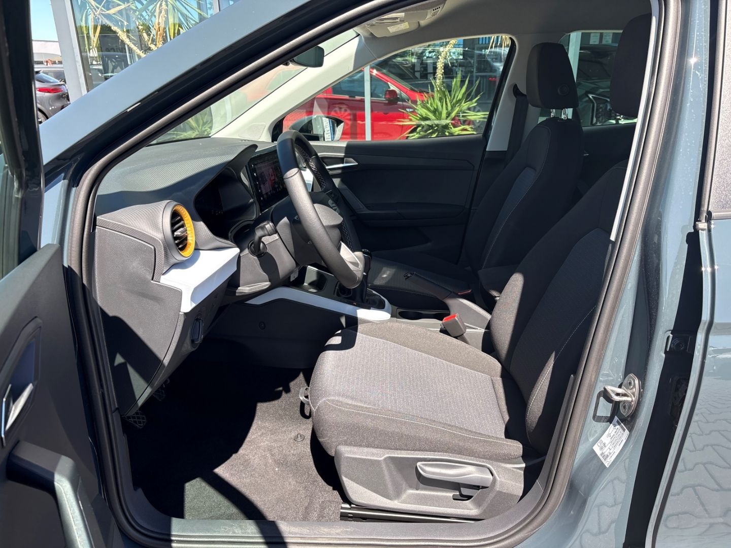 Fahrzeugabbildung SEAT Arona Style Navi Digitales Cockpit LED Apple Car