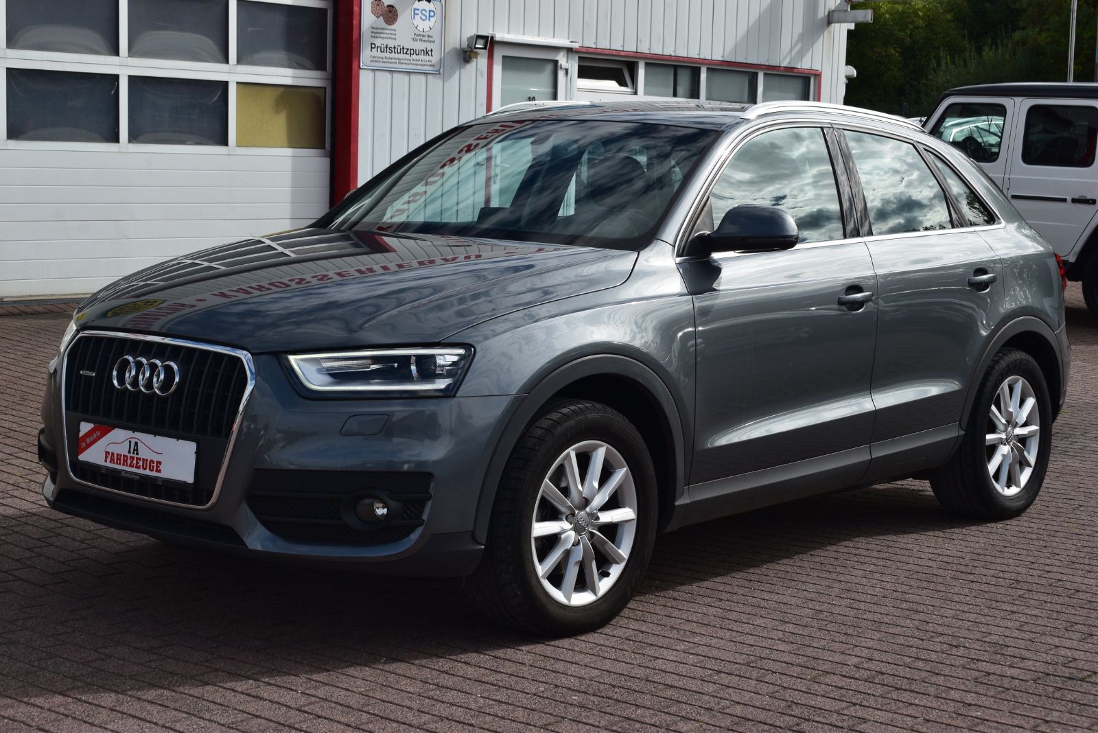 Audi Q3 - 1